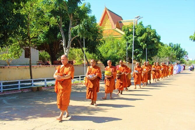 Beyond The Oudong Temple and Birdwatching in Phnom Penh - The floating village and Tonle Sap life