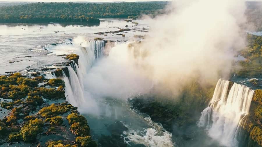 Brazilian Iguassu Falls,Bird park Boat Safari all tickets - Why the private guide changes the day