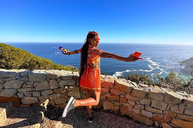 Cape Of Good Hope Instagram Small Group Tour with Penguins - Hout Bay lets you choose between seals and souvenirs