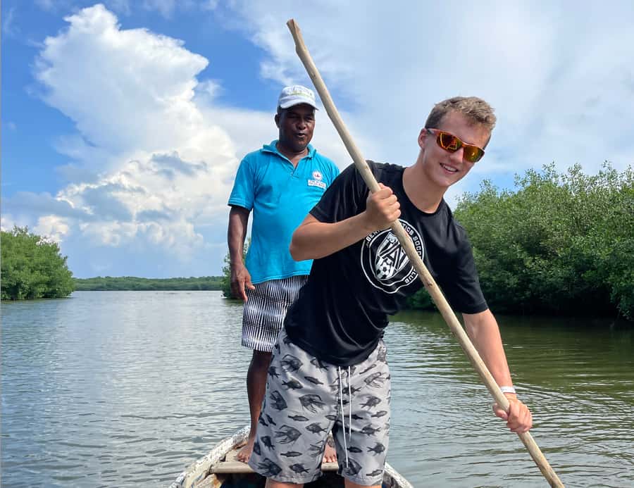 Cartagena Fishing, Crabbing, Birdwatching Experience + Lunch - Lunch at the beachfront restaurant