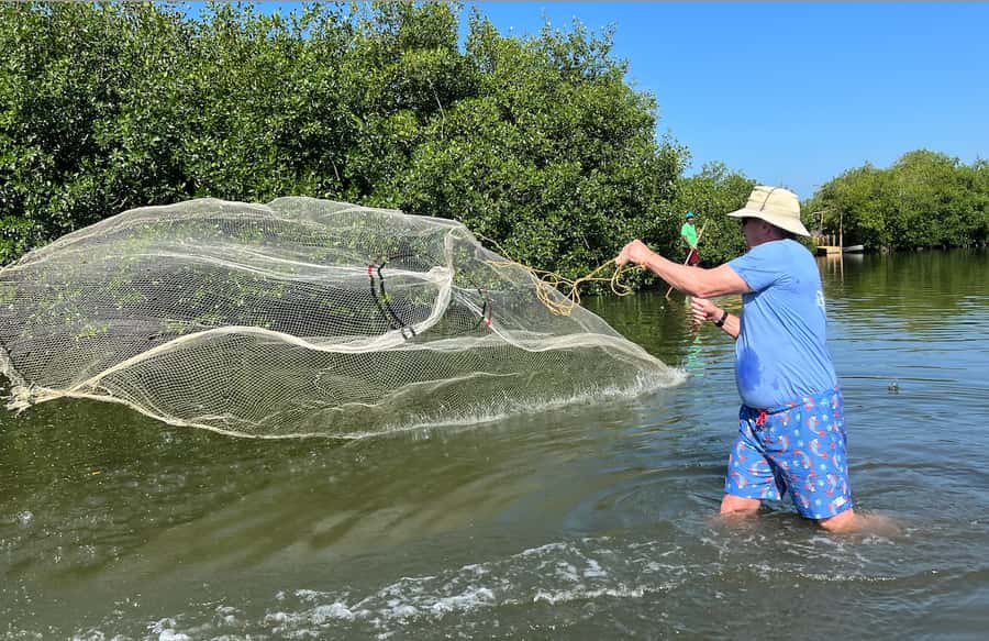 Cartagena Fishing, Crabbing, Birdwatching Experience + Lunch - Meeting the fisherman at La Boquilla