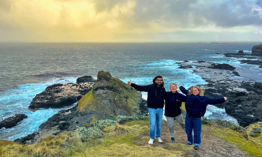From Melbourne: Penguin Parade Afternoon Tour - Guides make the long day feel personal