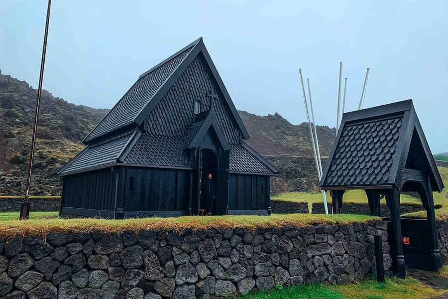 From Reykjavik: Puffin and Volcano Tour in Westman Islands - The ferry to Heimaey starts the sightseeing