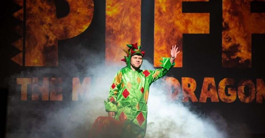 Las Vegas: Piff the Magic Dragon Show at the Flamingo - Meeting Piff at the Flamingo Showroom