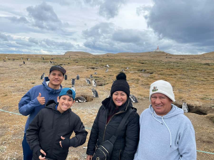 Magdalena Island: Walk with the penguins - Walking the 800-meter route on Magdalena Island