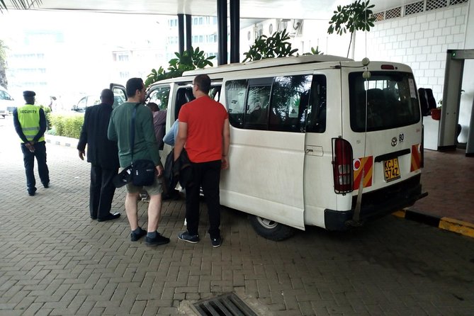 Nairobi park, steamark birds, Girraffe center & bomas - An early start in Nairobi National Park