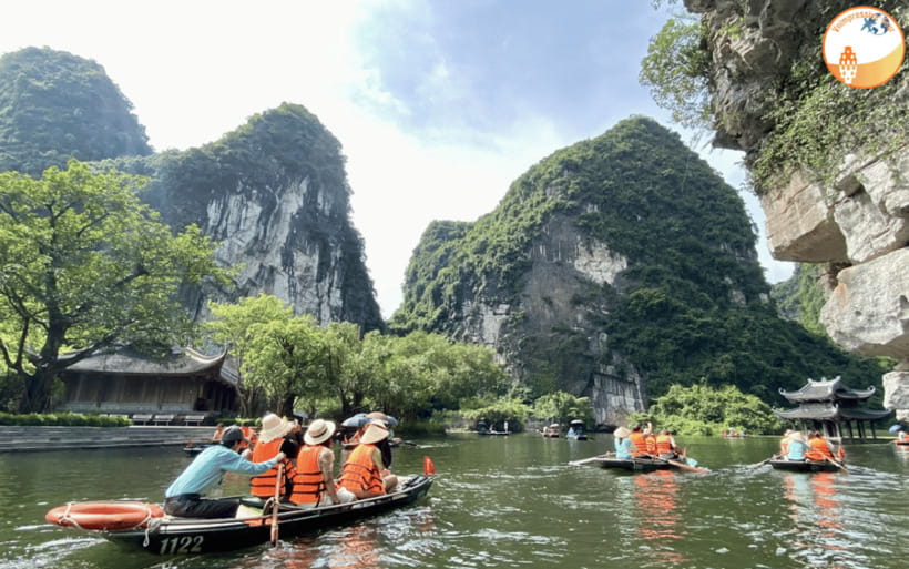 NINH BINH DAY TRIP: HOA LU,MUA CAVES &THUNG NHAM BIRD VALLEY - Mua Cave and the 500-step climb
