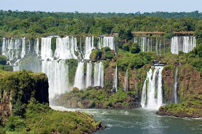Private transport with guide to Brazil Falls + Bird Park - Key points at a glance