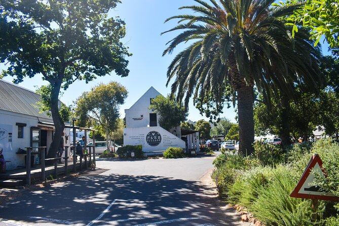Table Mountain, Boulders Penguins & Cape point Private Day Tour - Simon’s Town and Boulders Beach penguins
