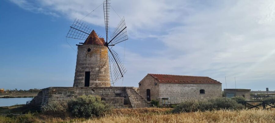 Trapani: Salt Pans Sunset Tour and Flamingo Way - Chiusicella: a closer look at the salt fields