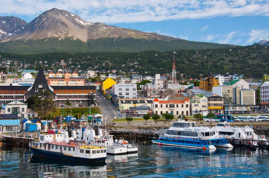 Ushuaia: Beagle Channel Boat Tour and Penguin Experience - Crossing to Martillo Island