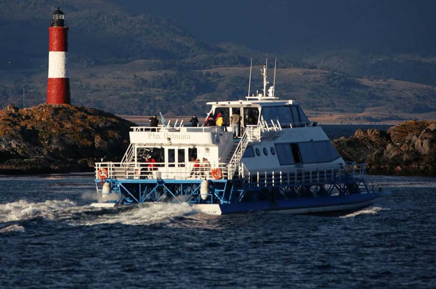 USHUAIA | Navigation: Sea Lions, Birds and Lighthouse - Key points to know before booking