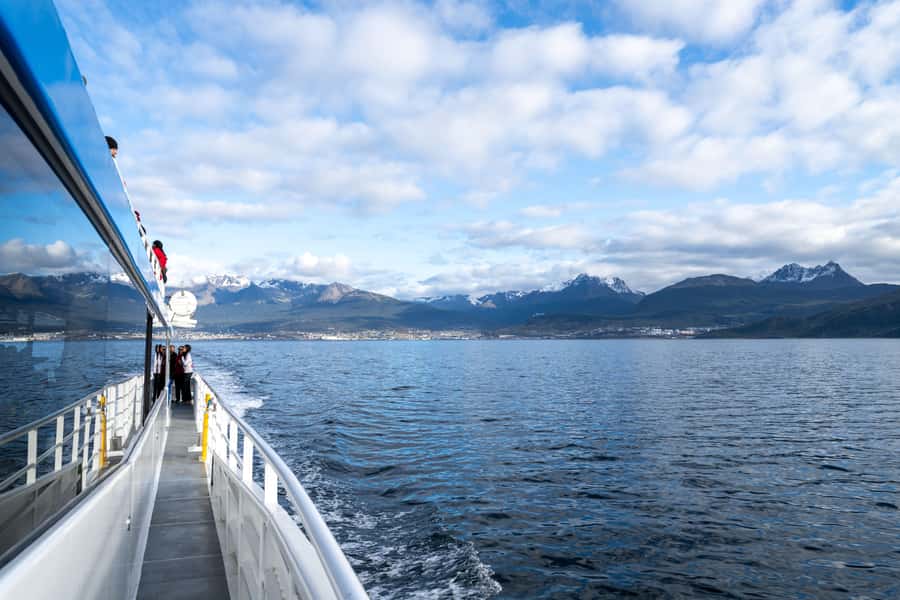USHUAIA | Navigation: Sea Lions, Birds and Lighthouse - Should you book it?